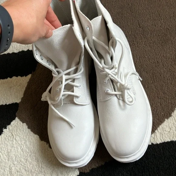 Dr Doc Martens white leather ankle boots mono virginia - Picture 2 of 7